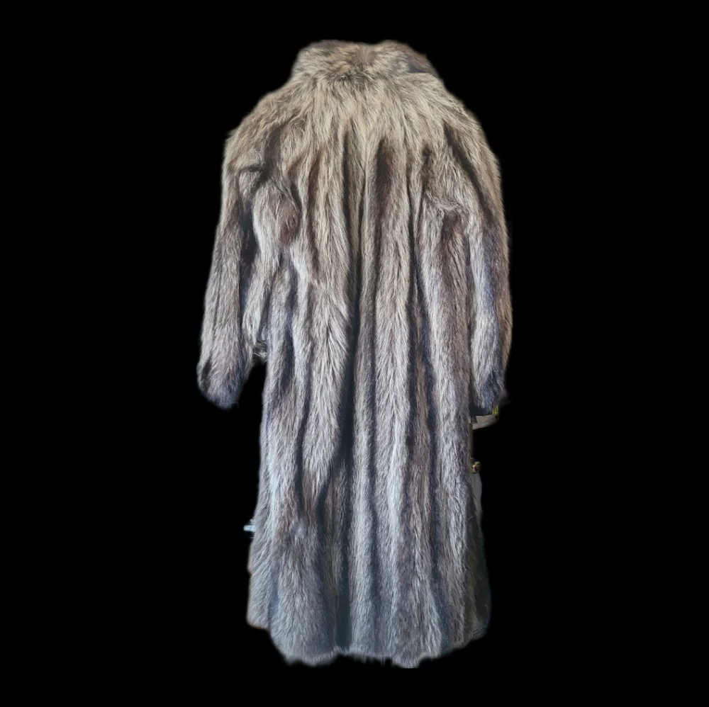 Luxurious Racoon Fur Coat - Picture 2 of 12
